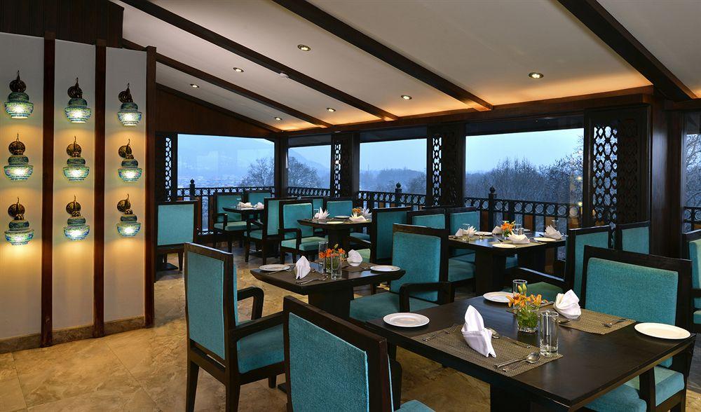 Отель Golden Tulip Srinagar Экстерьер фото