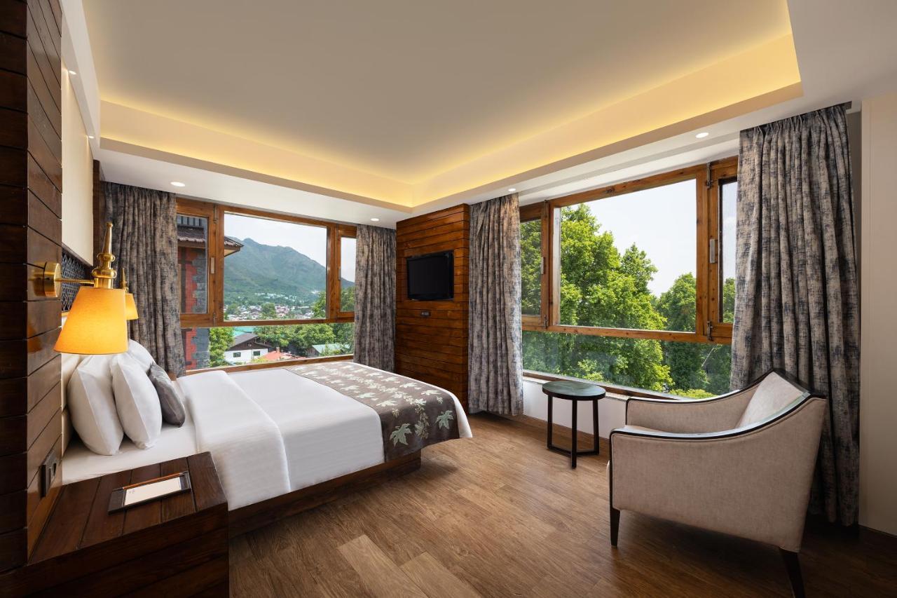 Отель Golden Tulip Srinagar Экстерьер фото